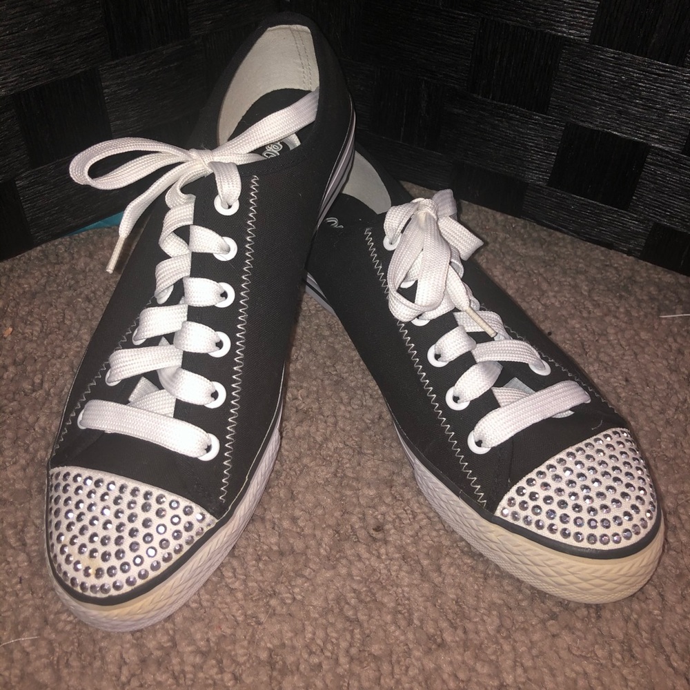 Sketcher’s Cali Gear Converse Black